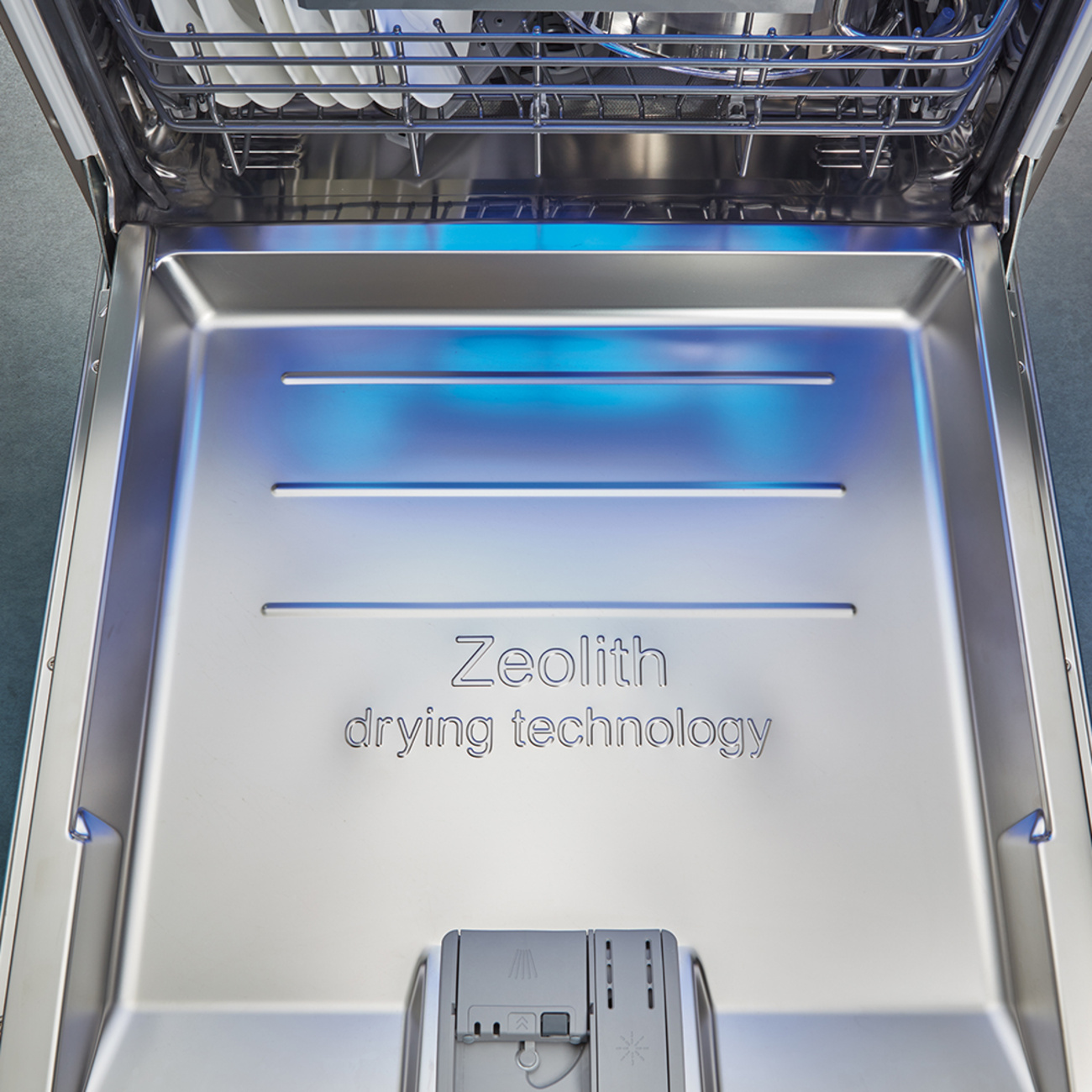 Zeolith Trocknen – Für glänzende Spülergebnisse bei elektrobau LKK GmbH in Halstenbek