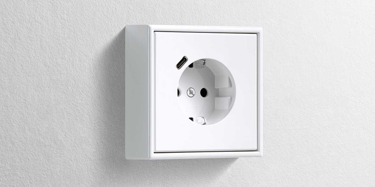 Erweiterter Anschlussraum für die Nachrüstung bei elektrobau LKK GmbH in Halstenbek